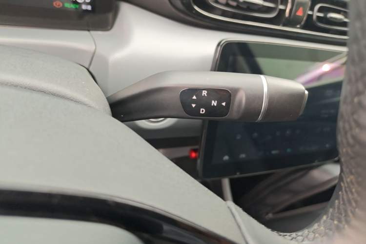 Used Leapmotor T03 2020 400 Luxury Edition Gear Lever