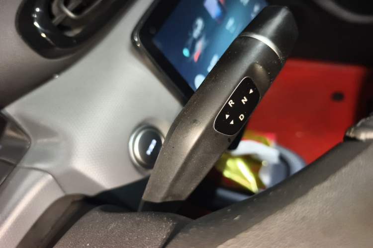 Used Leapmotor T03 2020 400 Luxury Edition Gear Lever