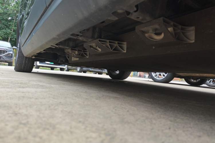 Used Leapmotor T03 2020 400 Luxury Edition Left Side Sill