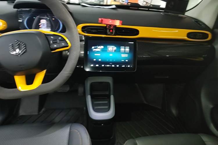 Used Leapmotor T03 2020 400 Luxury Edition Audio And AC Panel