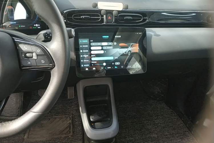 Used Leapmotor T03 2020 400 Luxury Edition Audio And AC Panel