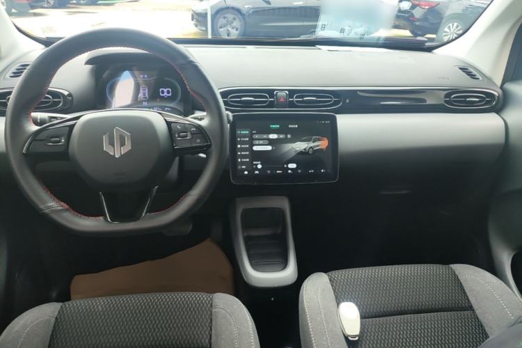 Used Leapmotor T03 2020 400 Lite Edition Center Console
