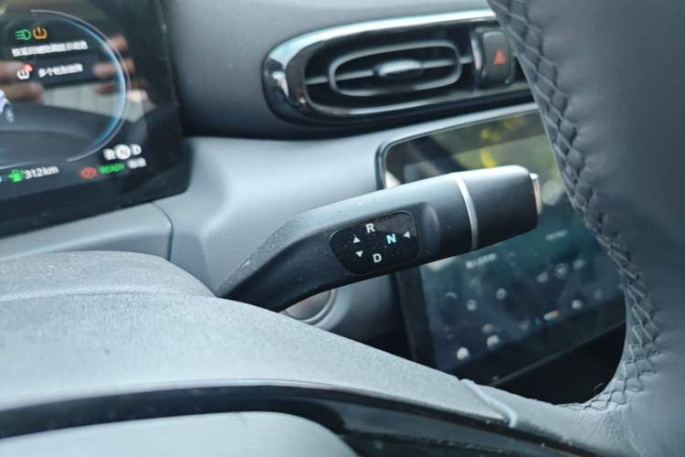 Used Leapmotor T03 2020 400 Luxury Edition Gear Lever