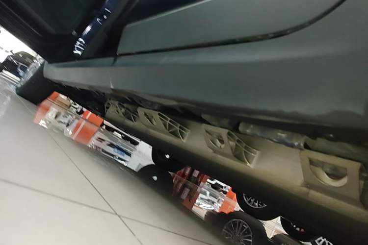 Used Leapmotor T03 2020 400 Luxury Edition Left Side Sill