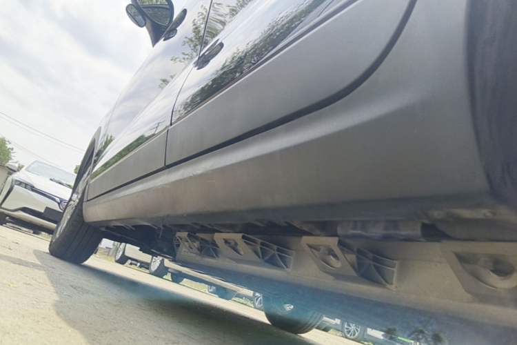 Used Leapmotor T03 2020 400 Luxury Edition Left Side Sill
