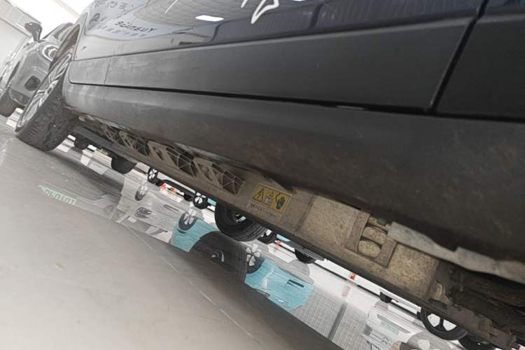 Used Leapmotor T03 2020 400 Lite Edition Right Side Sill