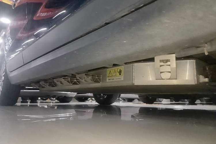 Used Leapmotor T03 2020 400 Luxury Edition Right Side Sill