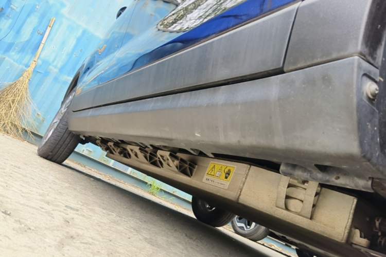 Used Leapmotor T03 2020 400 Luxury Edition Right Side Sill