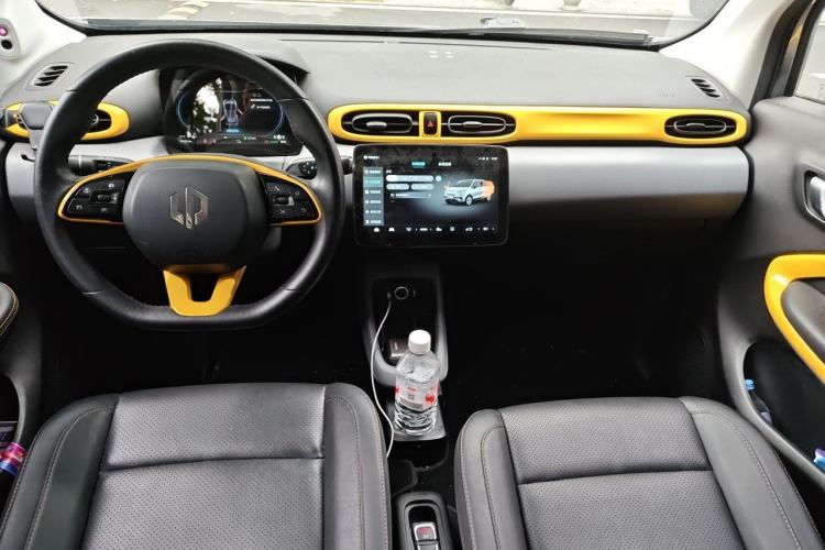Used Leapmotor T03 2020 400 Luxury Edition Center Console