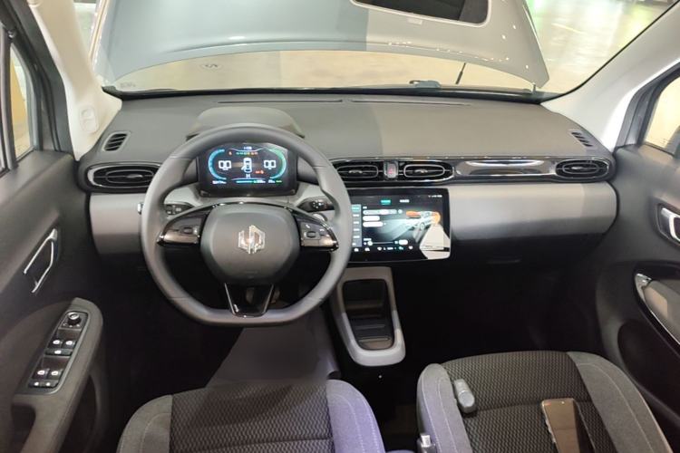 Used Leapmotor T03 2020 400 Lite Edition Center Console