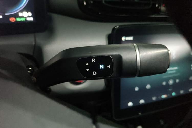 Used Leapmotor T03 2020 400 Luxury Edition Gear Lever