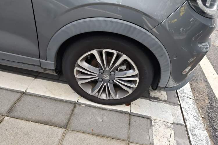 Used Leapmotor T03 2020 400 Luxury Edition Right Front Wheel Hub
