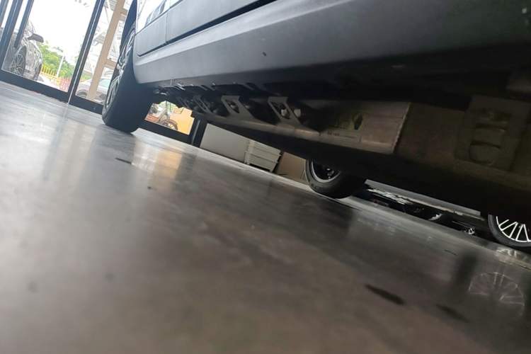 Used Leapmotor T03 2020 400 Lite Edition Right Side Sill
