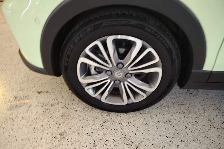 Used Leapmotor T03 2020 400 Luxury Edition Left Front Wheel Hub