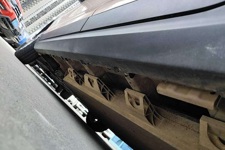 Used Leapmotor T03 2020 400 Lite Edition Left Side Sill
