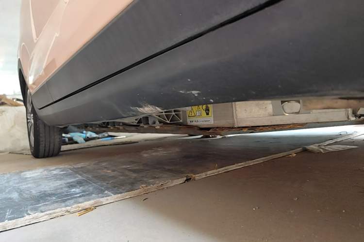 Used Leapmotor T03 2020 400 Luxury Edition Right Side Sill
