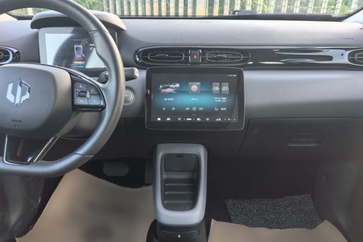 Used Leapmotor T03 2020 400 Luxury Edition Audio And AC Panel
