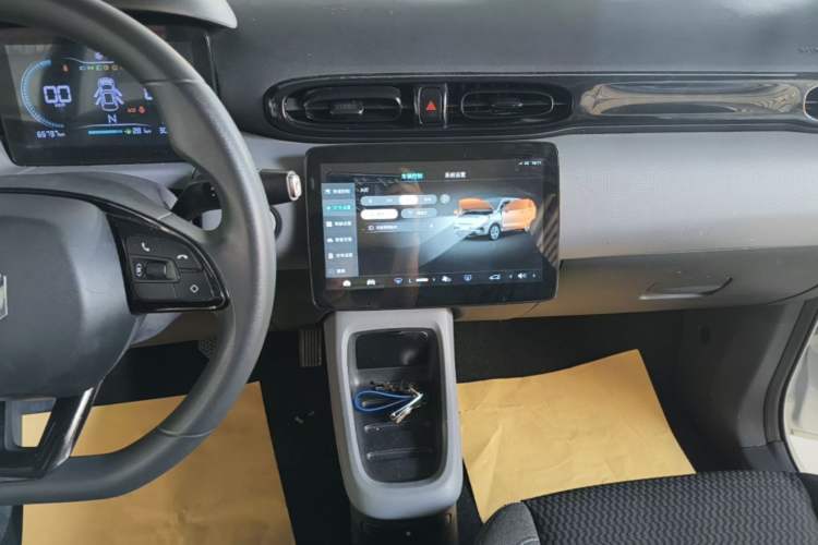 Used Leapmotor T03 2020 400 Lite Edition Audio And AC Panel