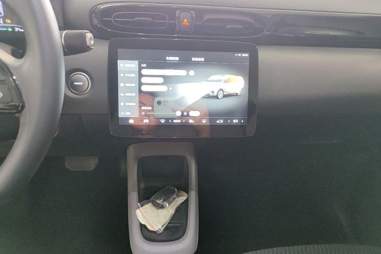 Used Leapmotor T03 2020 400 Lite Edition Audio And AC Panel