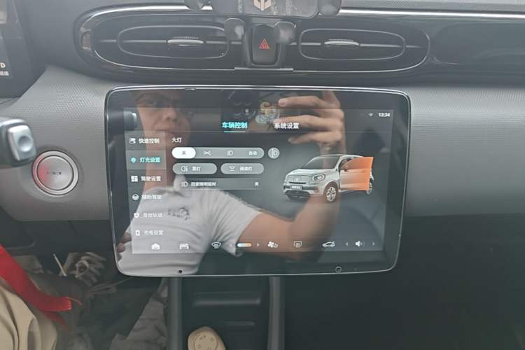 Used Leapmotor T03 2020 400 Luxury Edition Audio And AC Panel