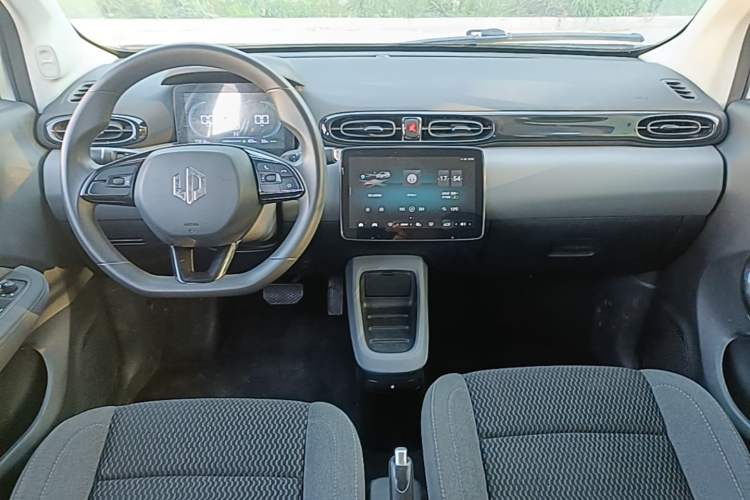 Used Leapmotor T03 2020 400 Lite Edition Center Console