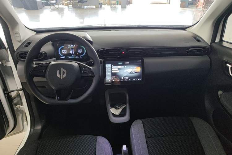 Used Leapmotor T03 2020 400 Lite Edition Center Console