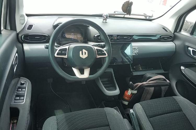 Used Leapmotor T03 2020 400 Lite Edition Center Console