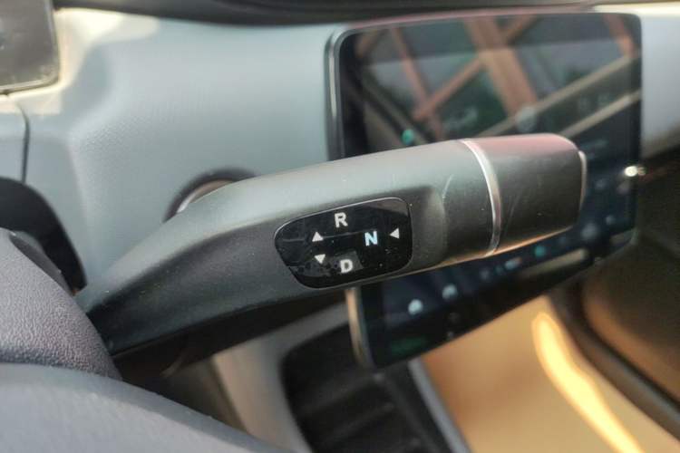 Used Leapmotor T03 2020 400 Luxury Edition Gear Lever