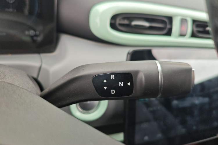 Used Leapmotor T03 2020 400 Luxury Edition Gear Lever