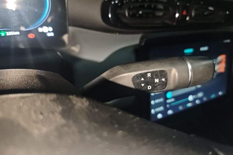 Used Leapmotor T03 2020 400 Luxury Edition Gear Lever