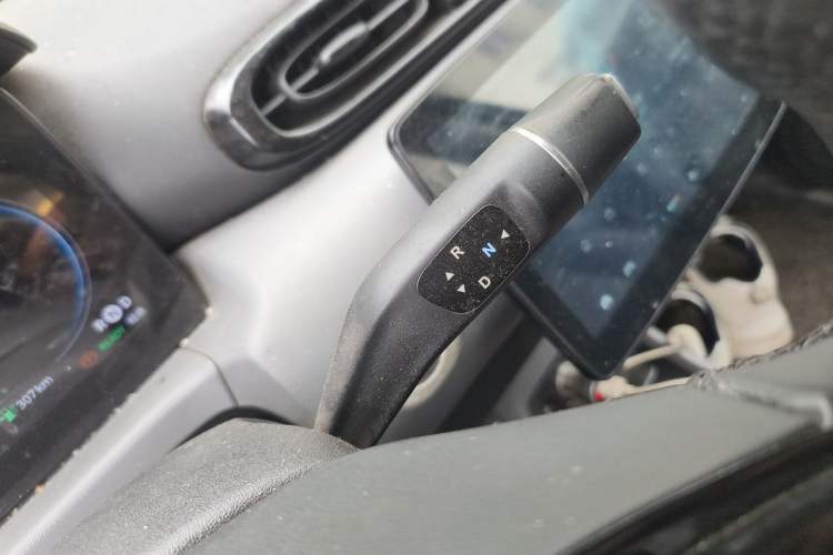 Used Leapmotor T03 2020 400 Luxury Edition Gear Lever