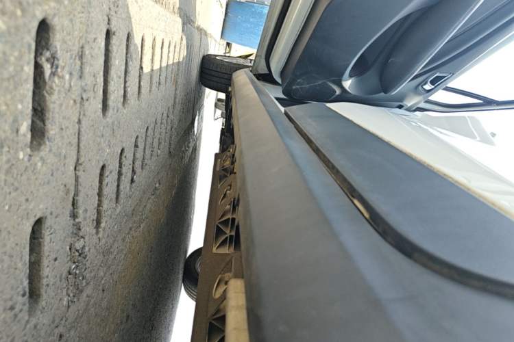 Used Leapmotor T03 2020 400 Luxury Edition Left Side Sill