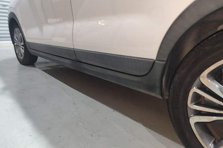 Used Leapmotor T03 2020 400 Lite Edition Left Side Sill
