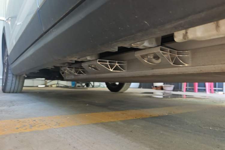 Used Leapmotor T03 2020 400 Lite Edition Left Side Sill