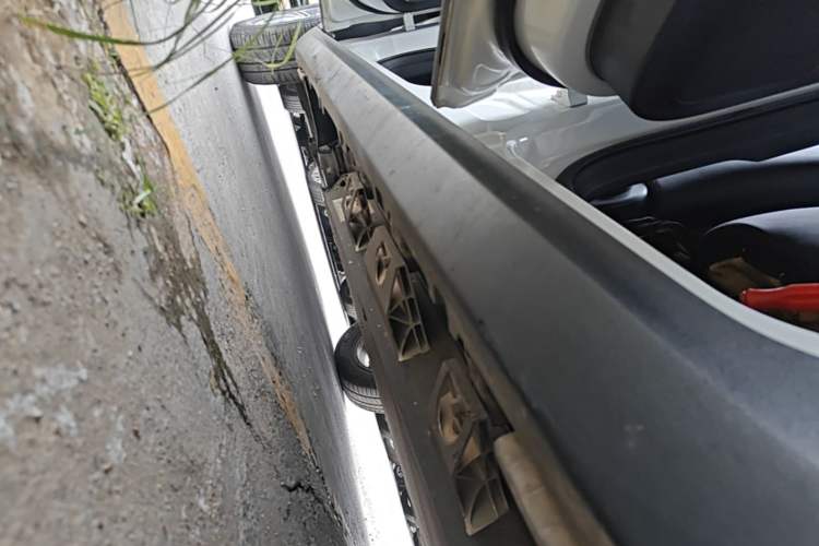 Used Leapmotor T03 2020 400 Luxury Edition Left Side Sill