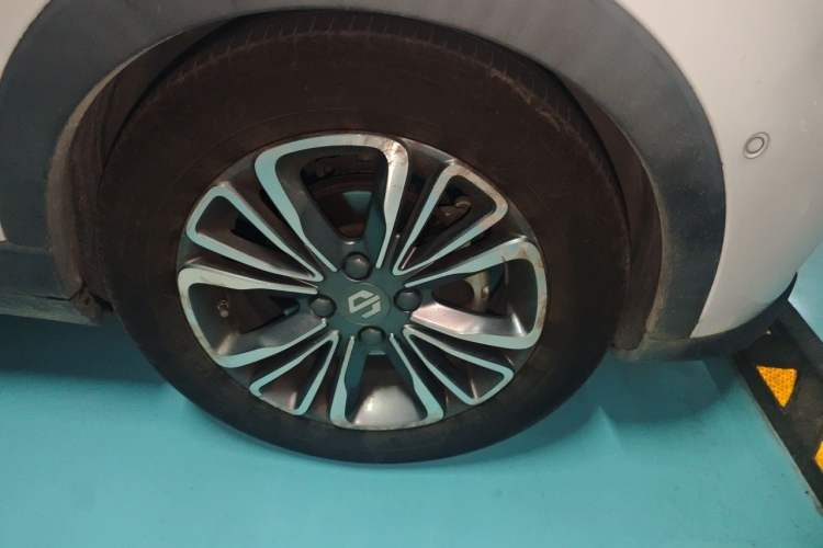Used Leapmotor T03 2020 400 Luxury Edition Right Front Wheel Hub