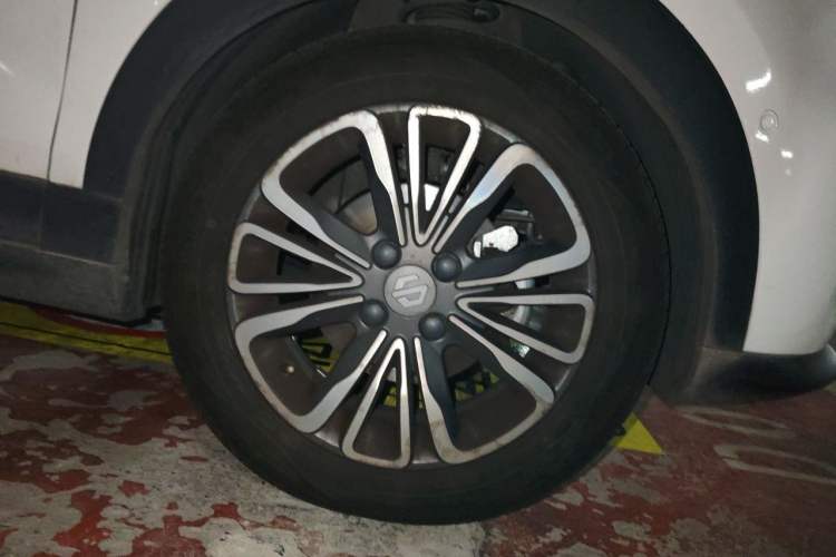 Used Leapmotor T03 2020 400 Luxury Edition Right Front Wheel Hub