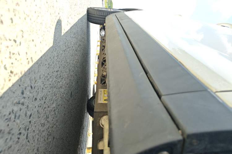 Used Leapmotor T03 2020 400 Luxury Edition Right Side Sill