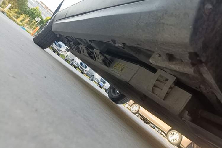 Used Leapmotor T03 2020 400 Lite Edition Right Side Sill