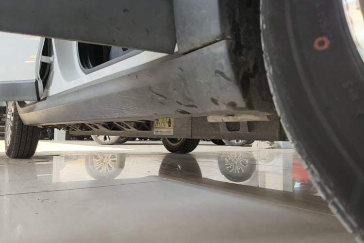 Used Leapmotor T03 2020 400 Lite Edition Right Side Sill