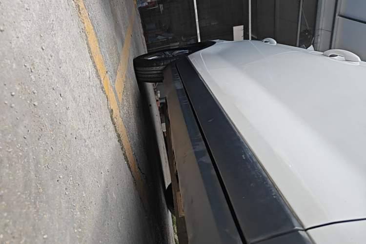 Used Leapmotor T03 2020 400 Luxury Edition Right Side Sill