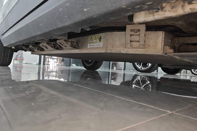 Used Leapmotor T03 2020 400 Lite Edition Right Side Sill