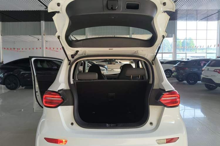 Used Leapmotor T03 2020 400 Lite Edition Trunk