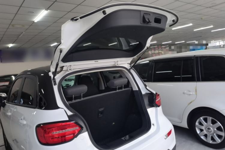 Used Leapmotor T03 2020 400 Lite Edition Trunk