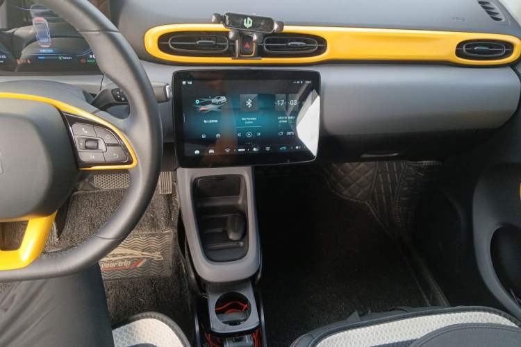 Used Leapmotor T03 2020 400 Luxury Edition Audio And AC Panel