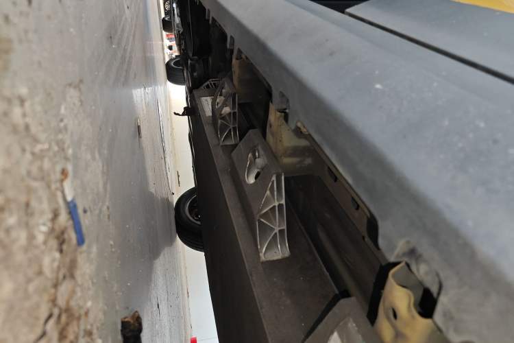 Used Leapmotor T03 2020 400 Luxury Edition Left Side Sill