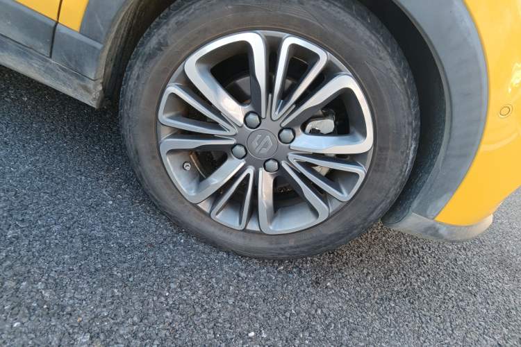 Used Leapmotor T03 2020 400 Luxury Edition Right Front Wheel Hub