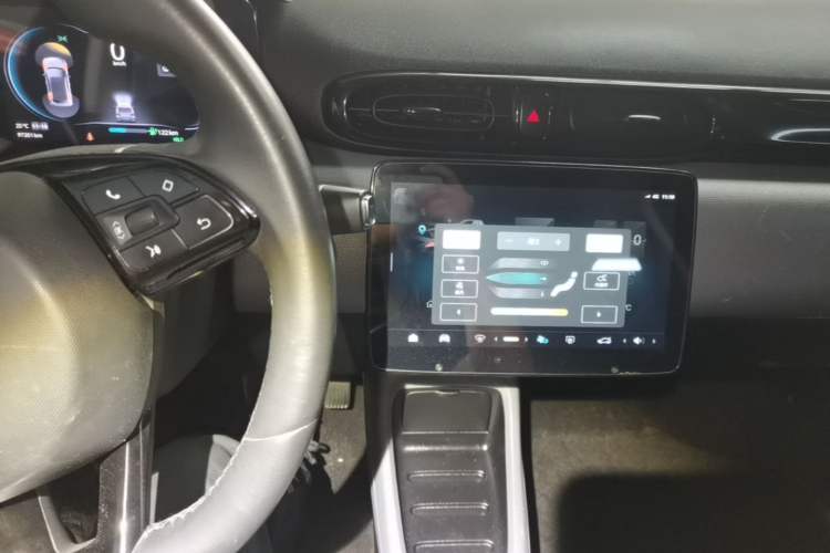 Used Leapmotor T03 2021 400 Luxury Edition Audio And AC Panel