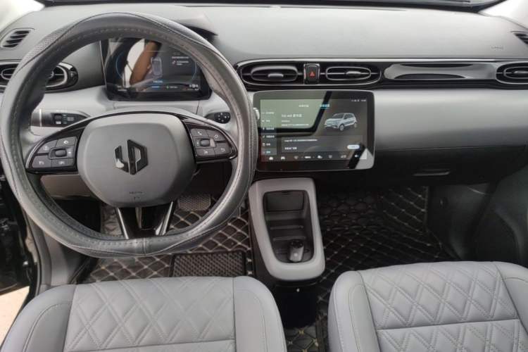 Used Leapmotor T03 2021 400 Luxury Edition Audio And AC Panel