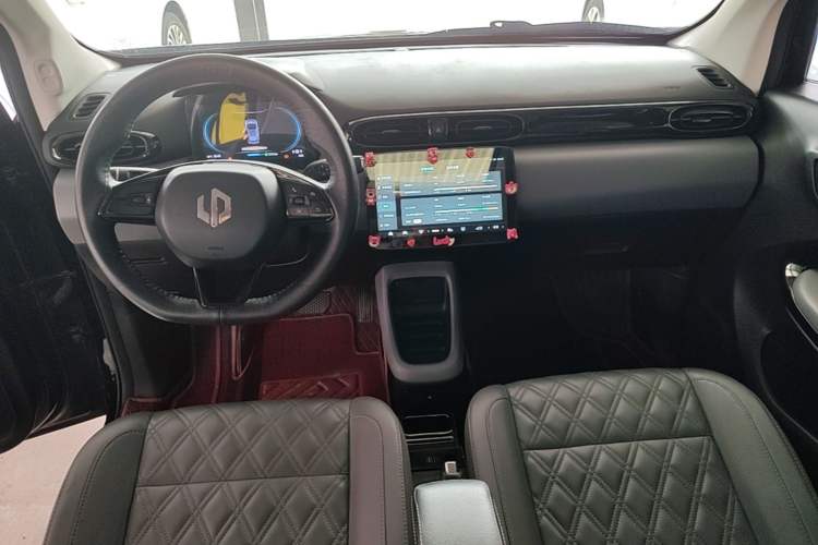 Used Leapmotor T03 2021 400 Comfort Edition Center Console